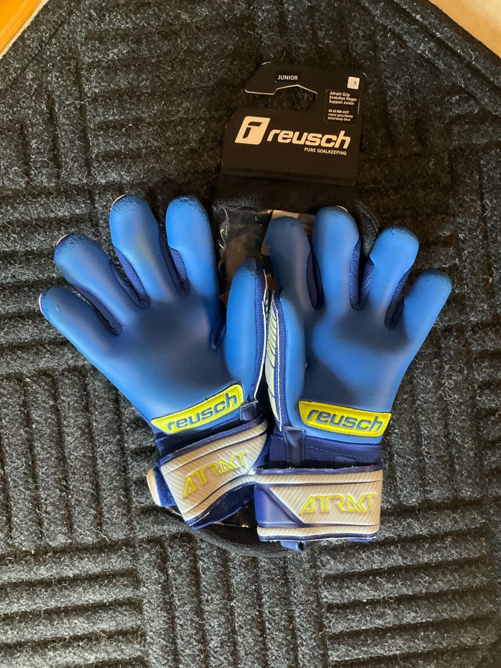 Reusch Junior Blue Goalkeeper Gloves size 5